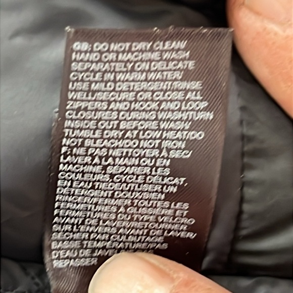 The North Face Black Puffer Jacket Winter-Weight Insulation. Medium - Picture 6 of 14